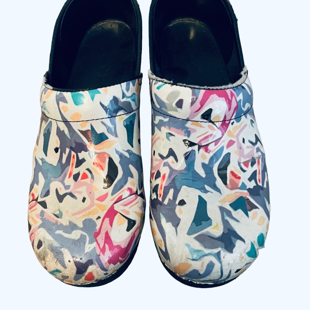 Dansko Clogs EU 39 (8.5-9)